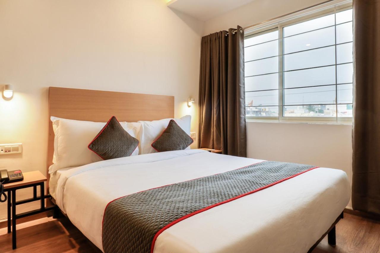 Super Townhouse The Landmark Indore Exterior photo