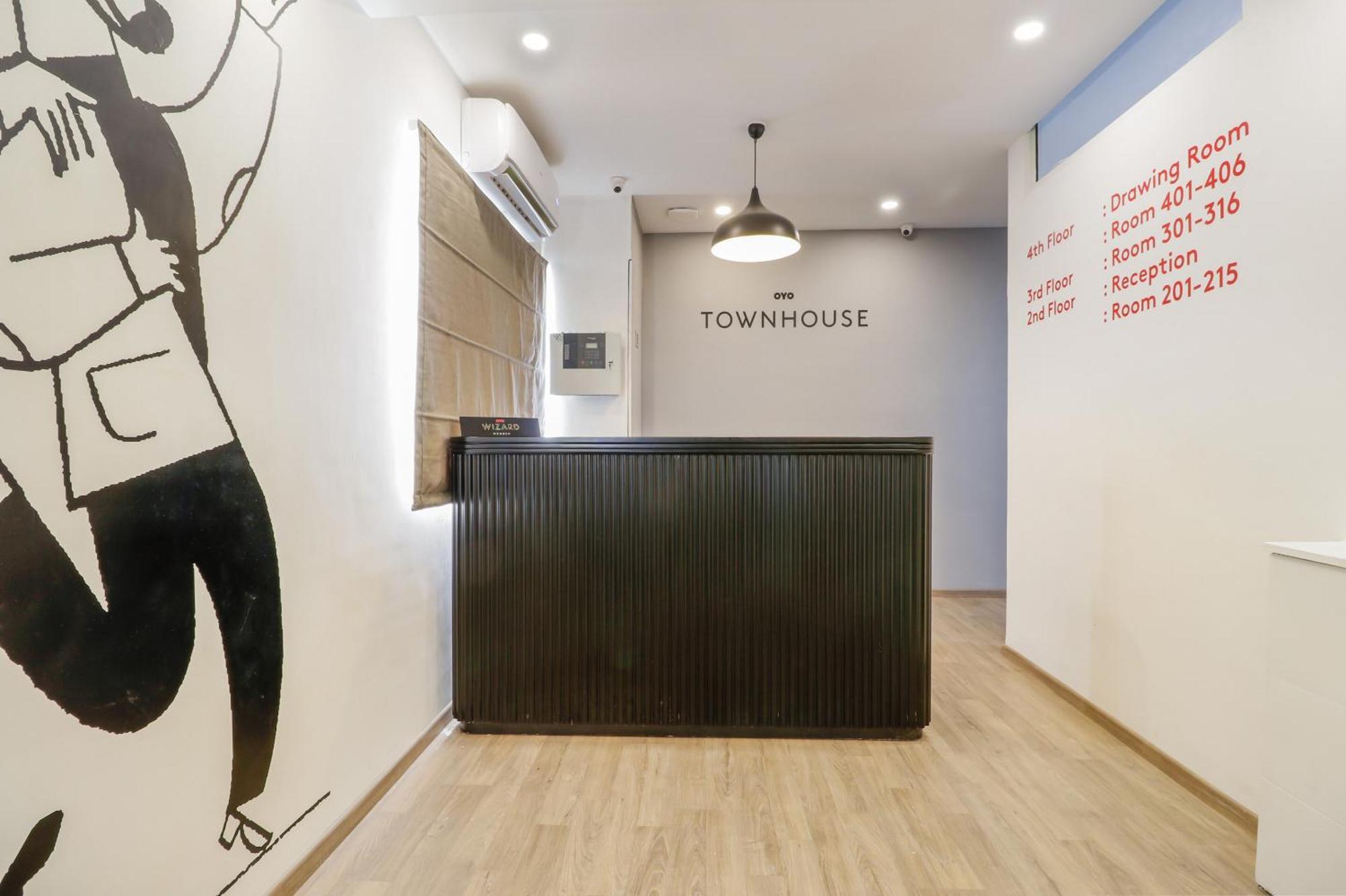 Super Townhouse The Landmark Indore Exterior photo