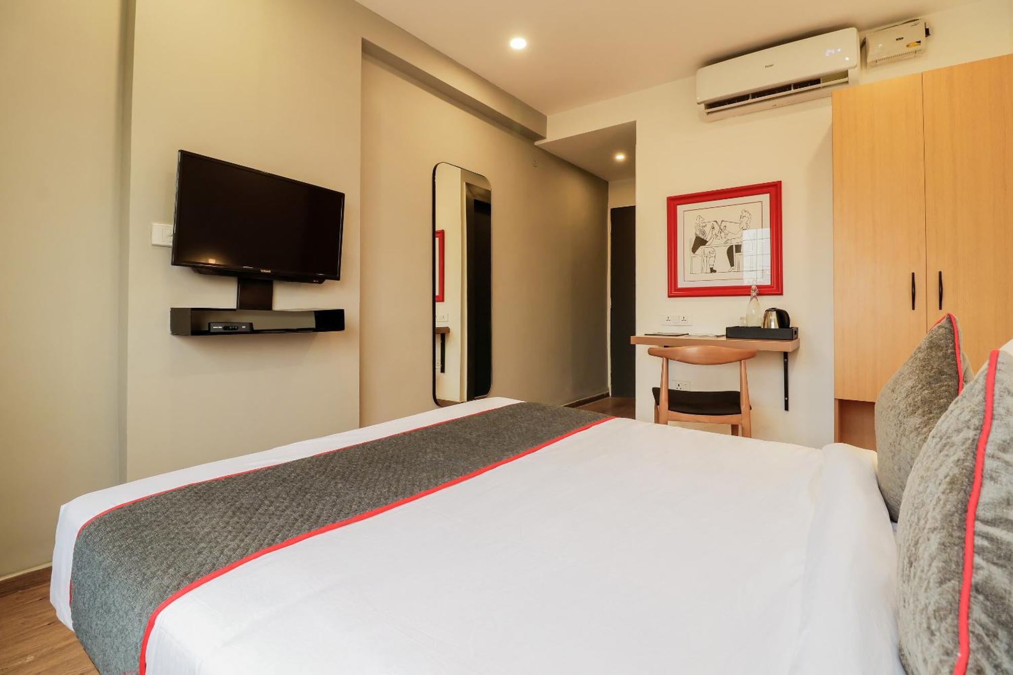 Super Townhouse The Landmark Indore Exterior photo
